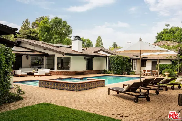 4860 Vanalden Avenue, Tarzana, CA 91356