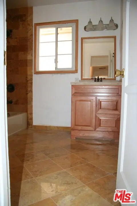 9814 Baden Avenue, Chatsworth, CA 91311 - #2