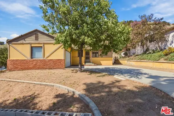 8501 Petaluma Drive, Los Angeles, CA 91352