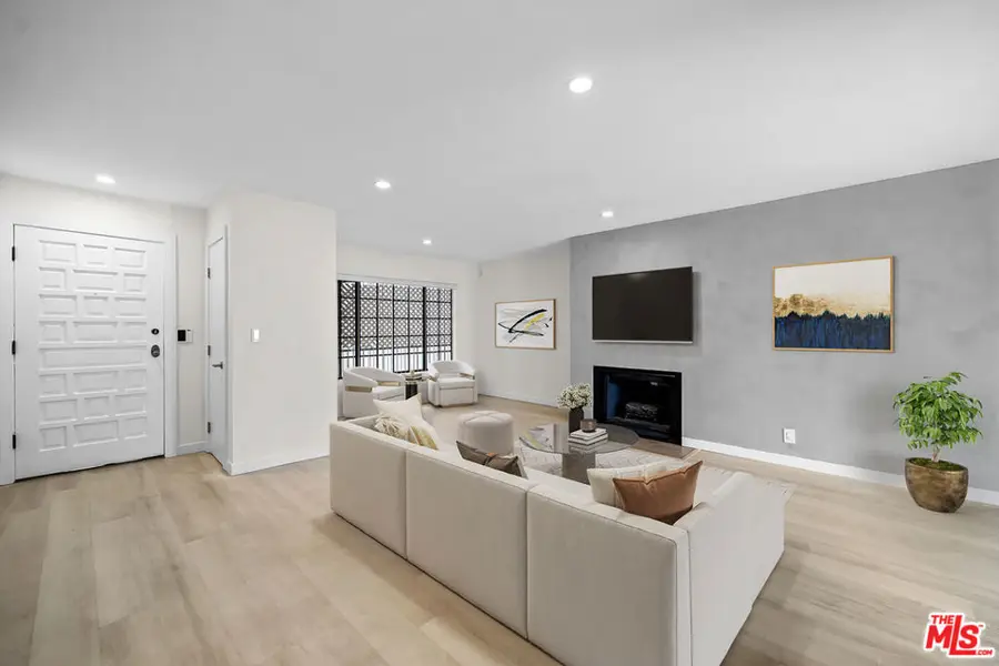 136 S Swall Drive #4, Los Angeles, CA 90048 - #2