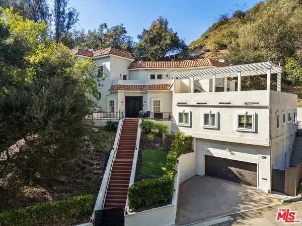 8171 Willow Glen Road, Los Angeles, CA 90046