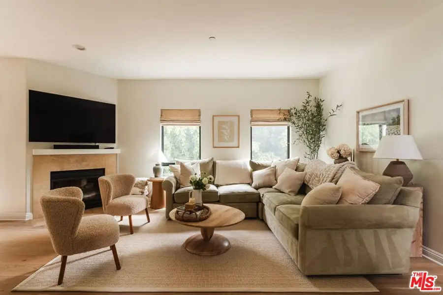 14322 Dickens Street #4, Sherman Oaks, CA 91423 - #2