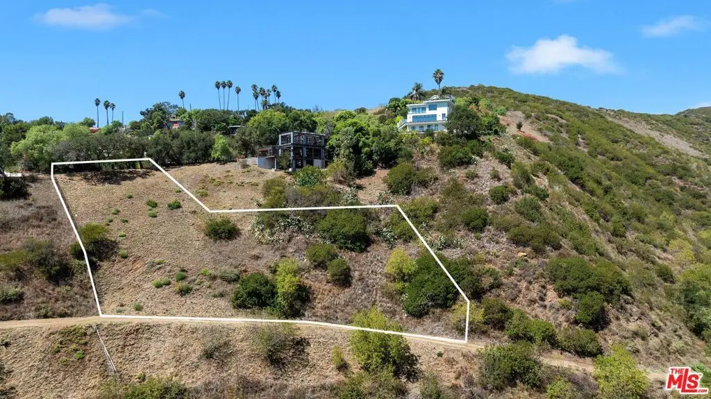 26557 Ocean View Dr, Malibu, CA 90265 - #1