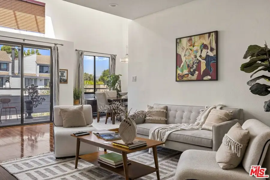 13331 Moorpark Street #318, Sherman Oaks, CA 91423 - #2