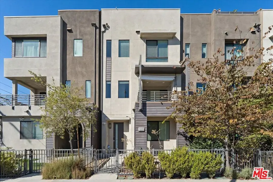 13225 Victory Boulevard, Van Nuys, CA 91401 - #2