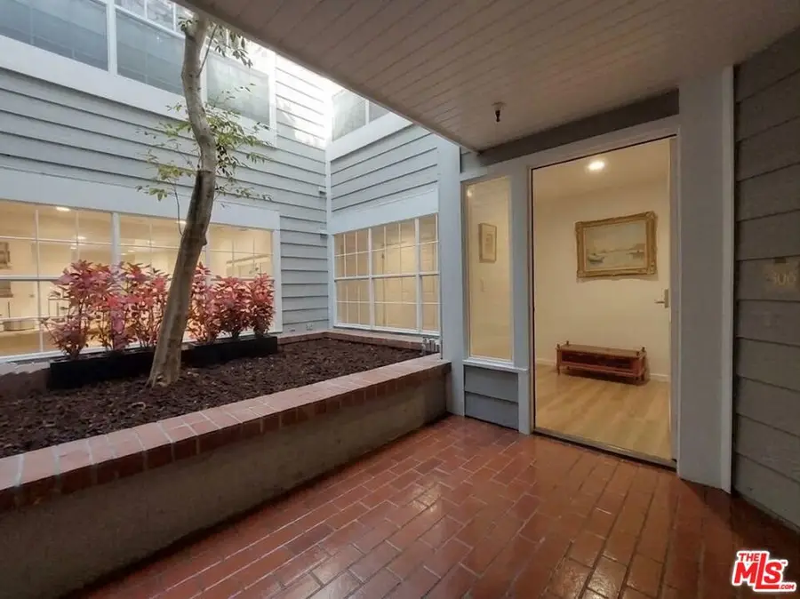 4346 Redwood Avenue #A101, Marina Del Rey, CA 90292 - #3