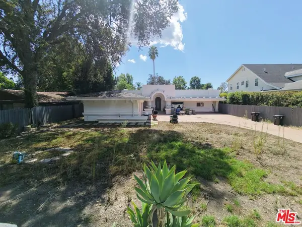 23460 Hatteras Street, Woodland Hills, CA 91367