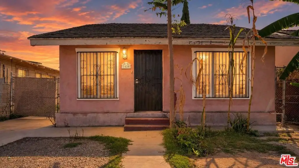 1428 W 54th Street, Los Angeles, CA 90062 - #1