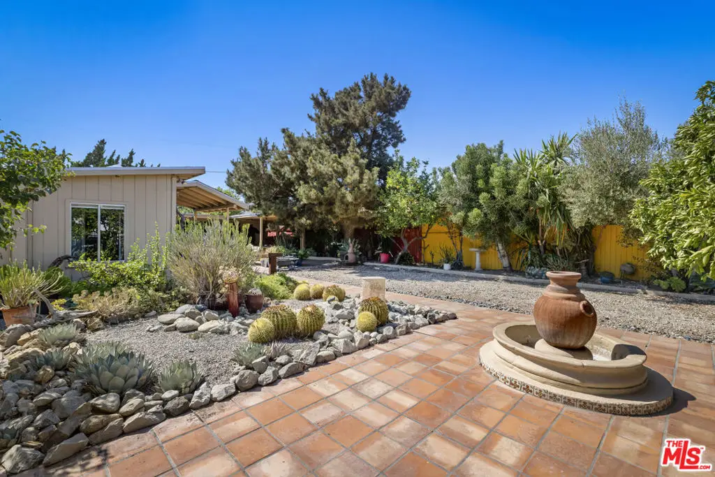 6033 Fulcher Avenue, North Hollywood, CA 91606 - #1