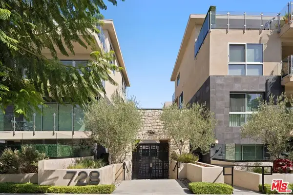 728 N Sweetzer Avenue #402, West Hollywood, CA 90069