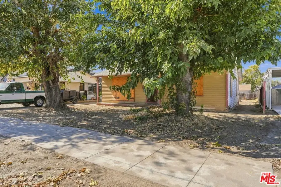 528 S D Street, Exeter, CA 93221 - #3