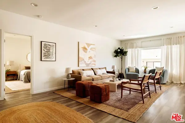 11820 Mayfield Avenue #105, Los Angeles, CA 90049