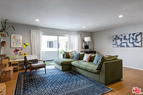 12955 Riverside Drive #203, Sherman Oaks, CA 91423