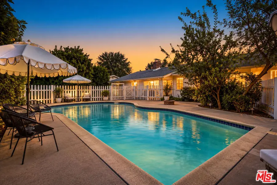 23431 Clarendon Street, Woodland Hills, CA 91367 - #2