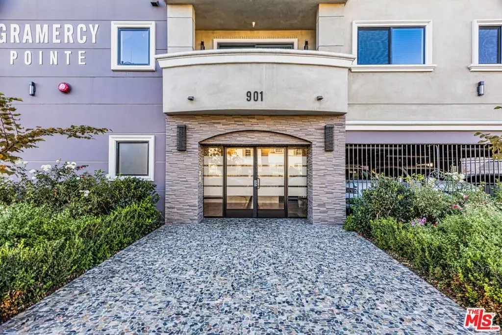 901 S Gramercy Drive #202, Los Angeles, CA 90019 - #1