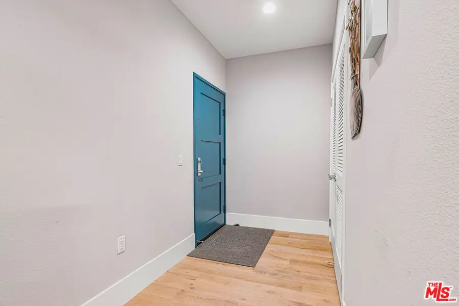 901 S Gramercy Drive #202, Los Angeles, CA 90019 - #3