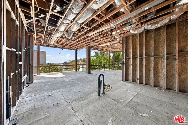 1688 Sunset Plaza Drive, Los Angeles, CA 90069