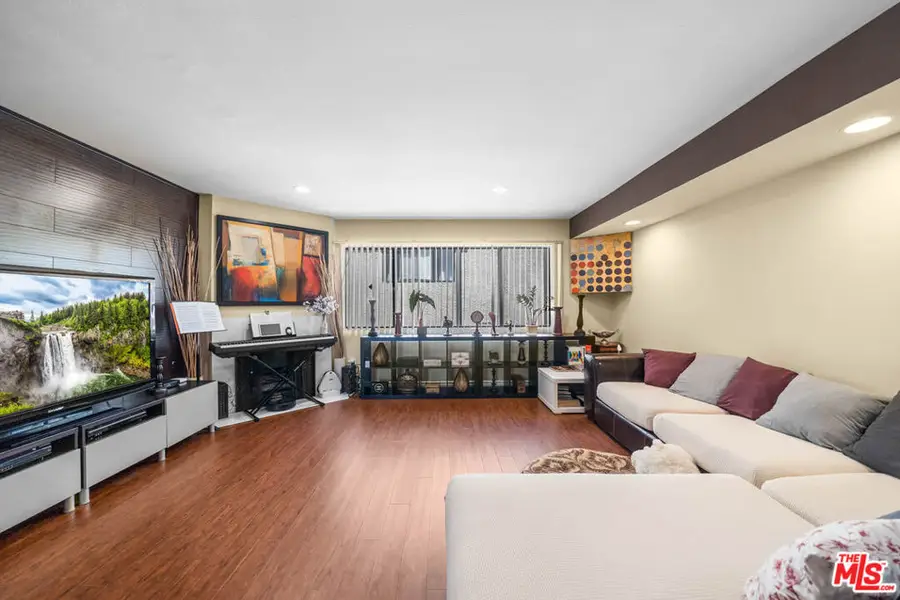 554 E San Jose Avenue #203, Burbank, CA 91501 - #3
