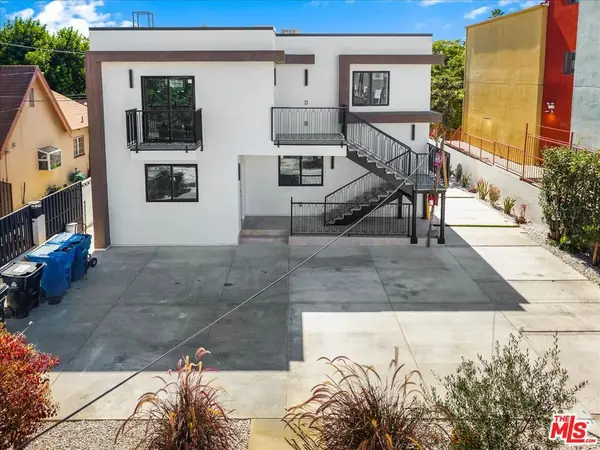 11744 Hamlin Street, North Hollywood, CA 91606
