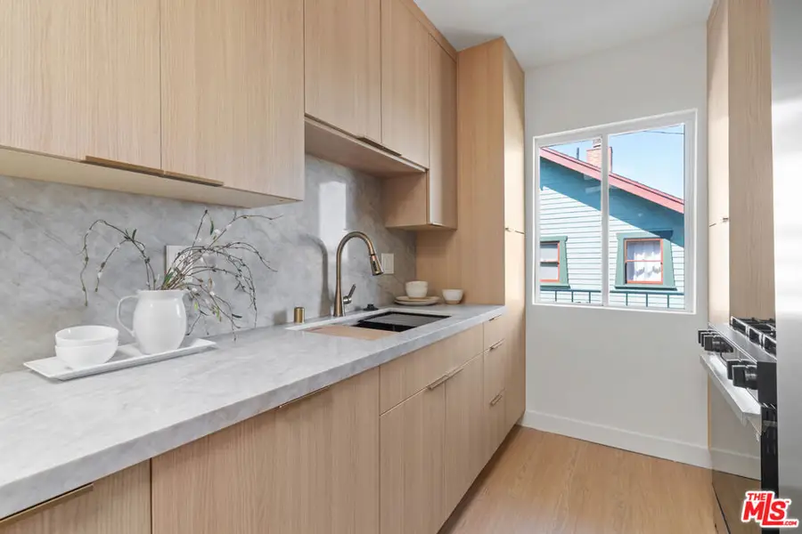 423 Pier Avenue #4, Santa Monica, CA 90405 - #3