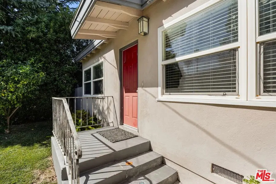 15217 Hartsook Street, Sherman Oaks, CA 91403 - #3