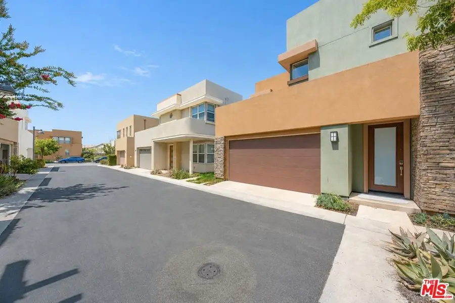150 Newall, Irvine, CA 92618 - #3