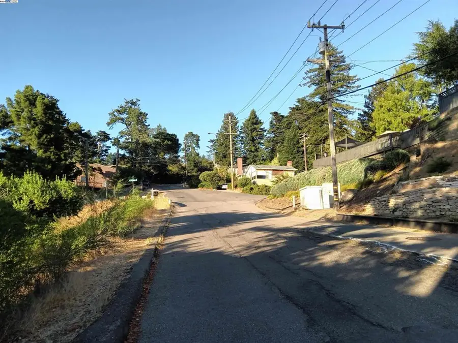 6171 Chelton Dr, Oakland, CA 94611 - #2