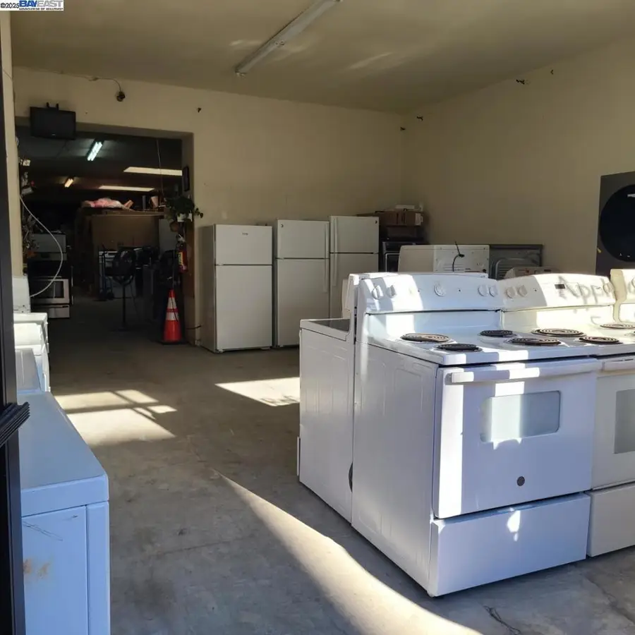 2560 International Blvd., Oakland, CA 94601 - #2