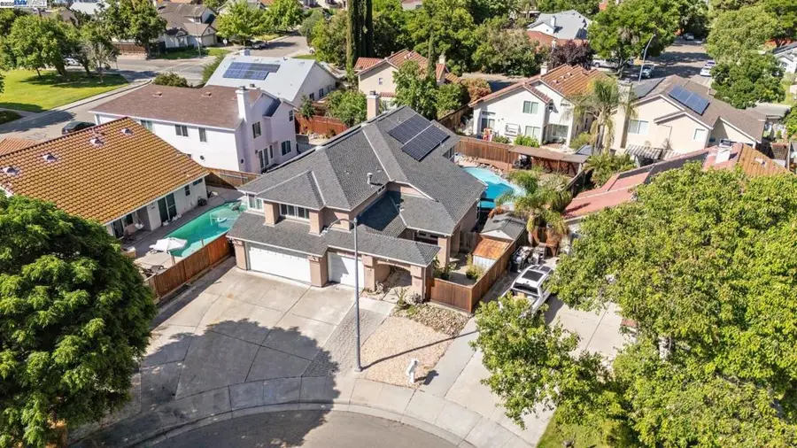 1005 Wood Thrush Ln, Tracy, CA 95376 - Image #2