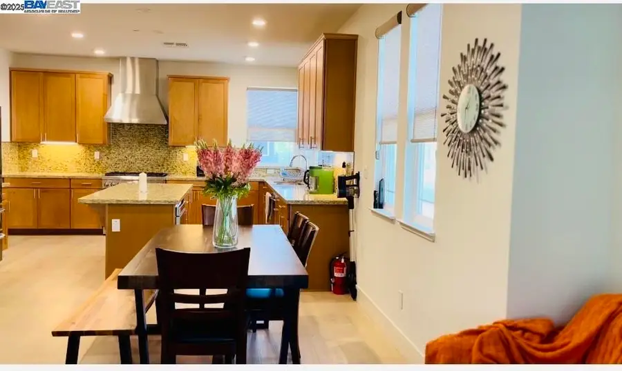 542 Santa Maria Ter #5, Sunnyvale, CA 94085 - Image #3