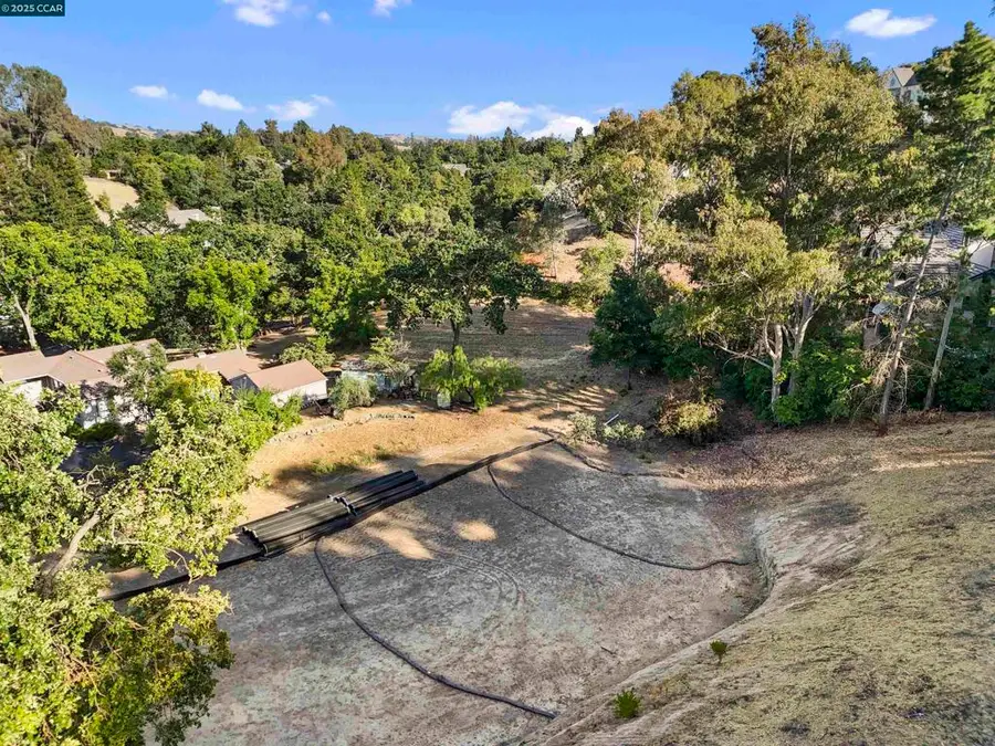 221 Dean Rd, Alamo, CA 94507 - #2