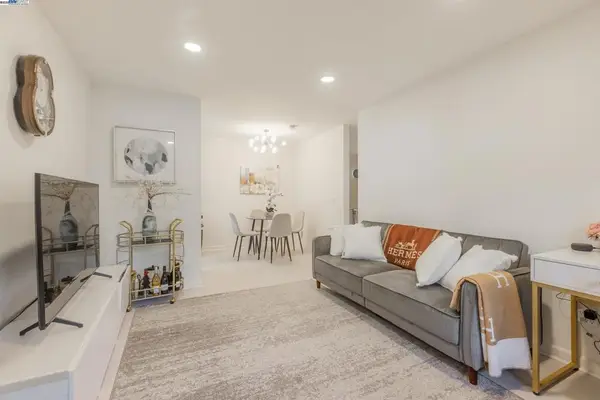 408 408 Boardwalk Ave #1, San Bruno, CA 94066