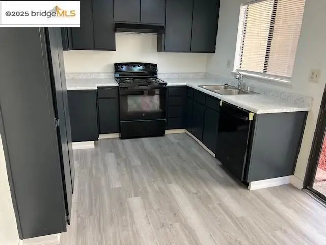 81 Del Prado Cir, Fairfield, CA 94533 - Image #2