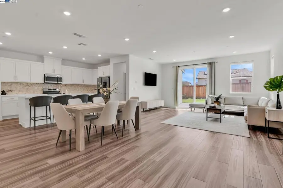 5946 Markham Dr, Tracy, CA 95377 - Image #2