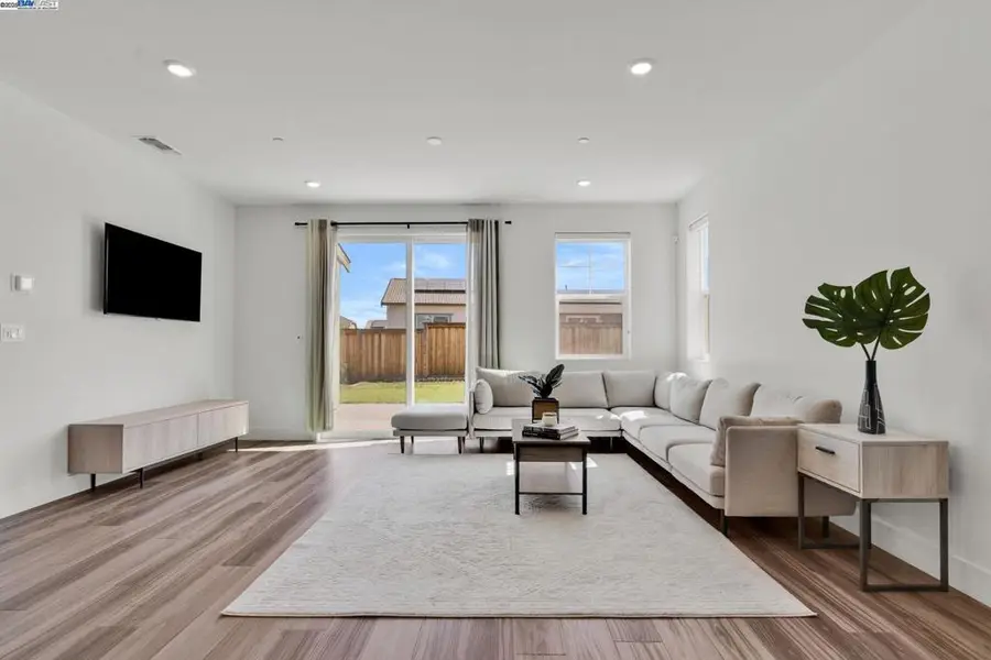 5946 Markham Dr, Tracy, CA 95377 - Image #3