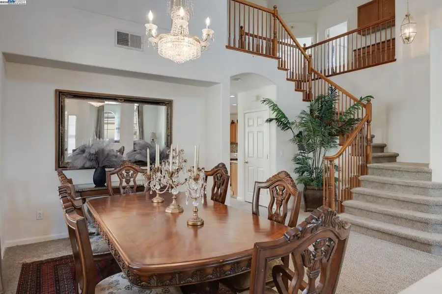 8690 Heritage Hill Dr, Elk Grove, CA 95624 - Image #2