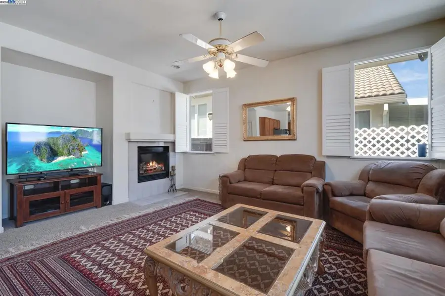 8690 Heritage Hill Dr, Elk Grove, CA 95624 - Image #3