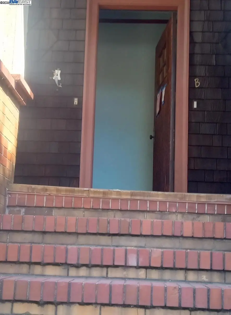 1059 Santa Clara Ave, Alameda, CA 94501 - Image #2