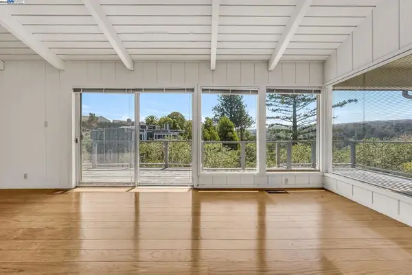 75 Hillcrest Rd, Mill Valley, CA 94941