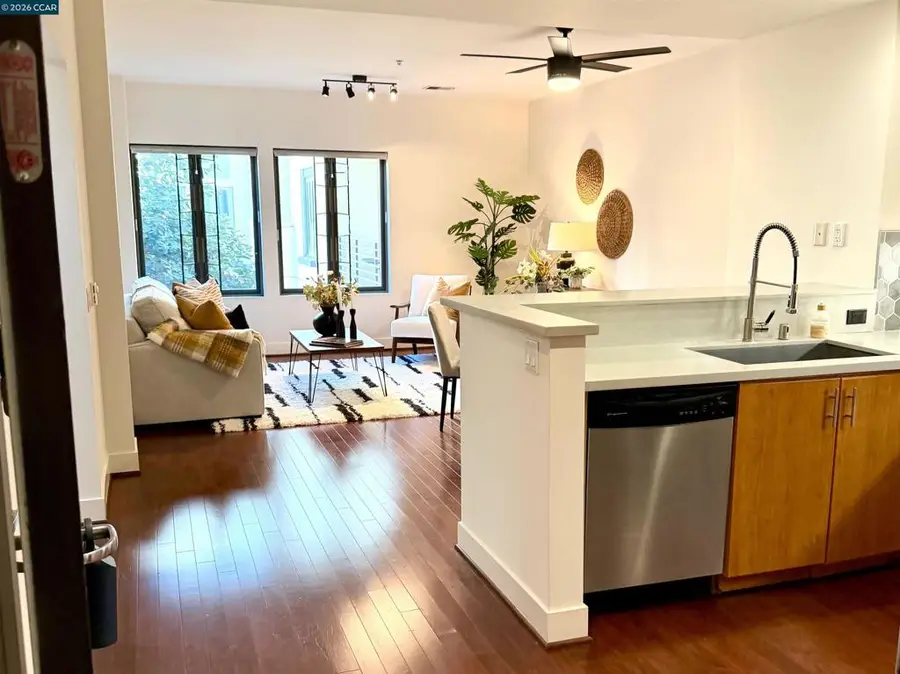 438 W Grand Ave #528, Oakland, CA 94612 - #3