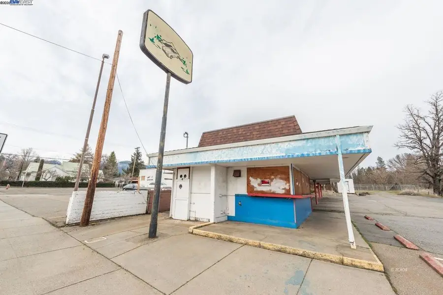 1081 Main St., Weaverville, CA 96093 - #3
