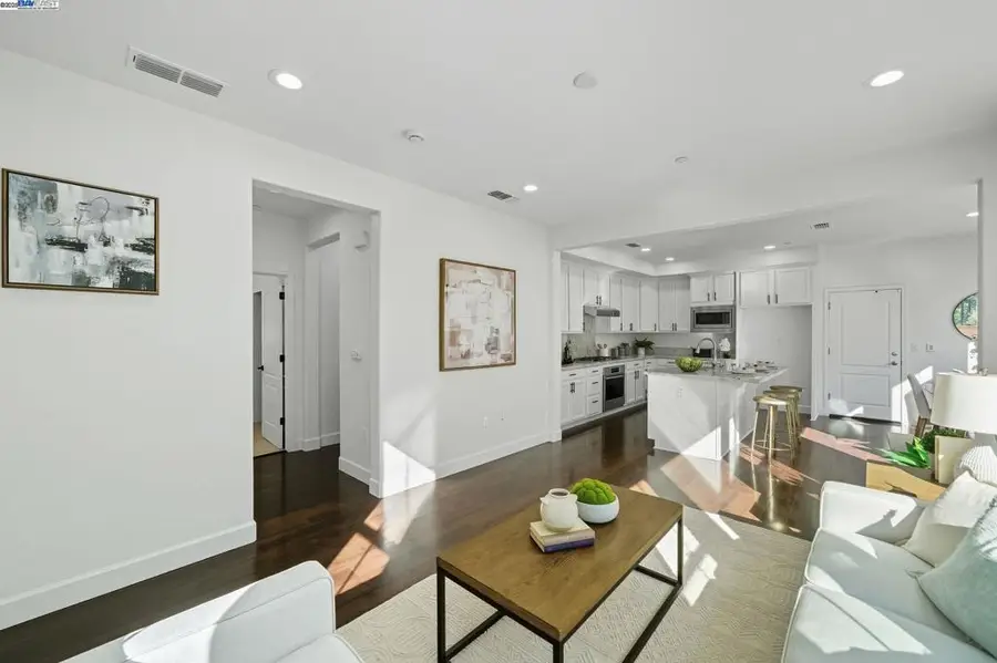 3005 Vittoria Loop, Dublin, CA 94568 - Image #2