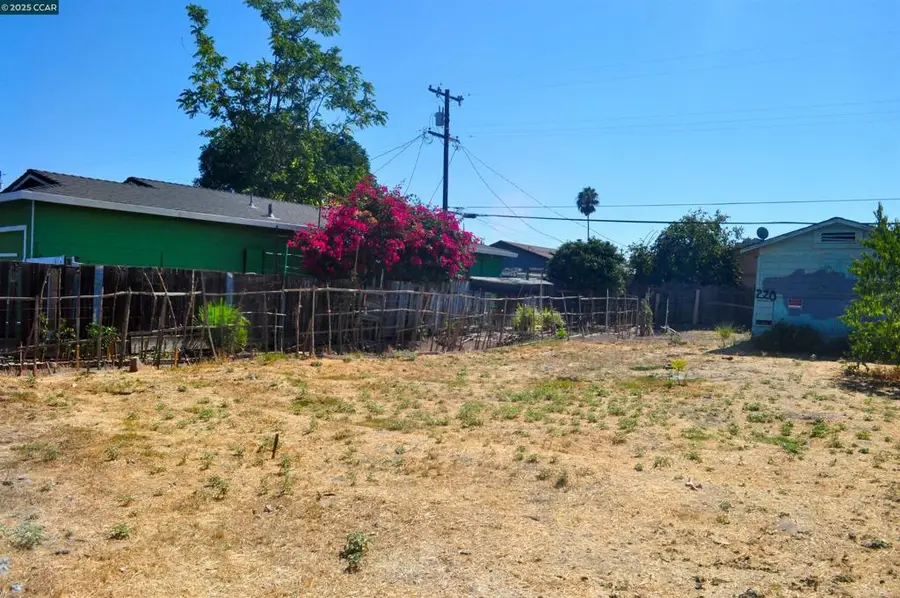 220 Delhi Ave, Stockton, CA 95206 - #2