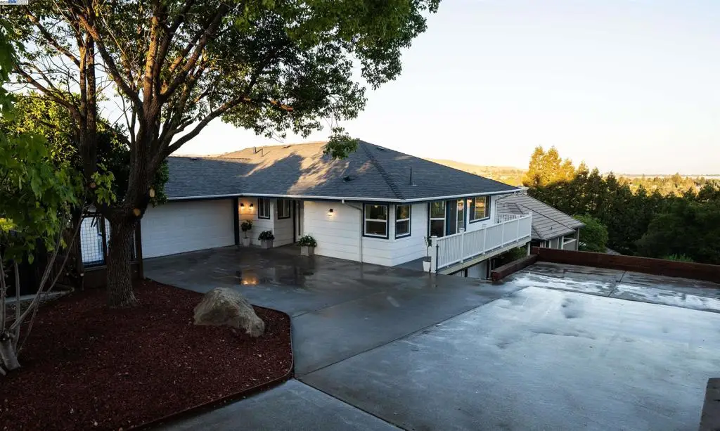 675 Hillside Dr, Fairfield, CA 94533 - Image #1
