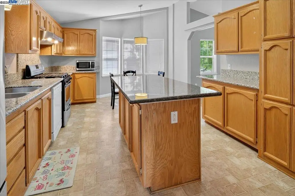 2329 Bridwell Way, Hayward, CA 94545 - Image #1