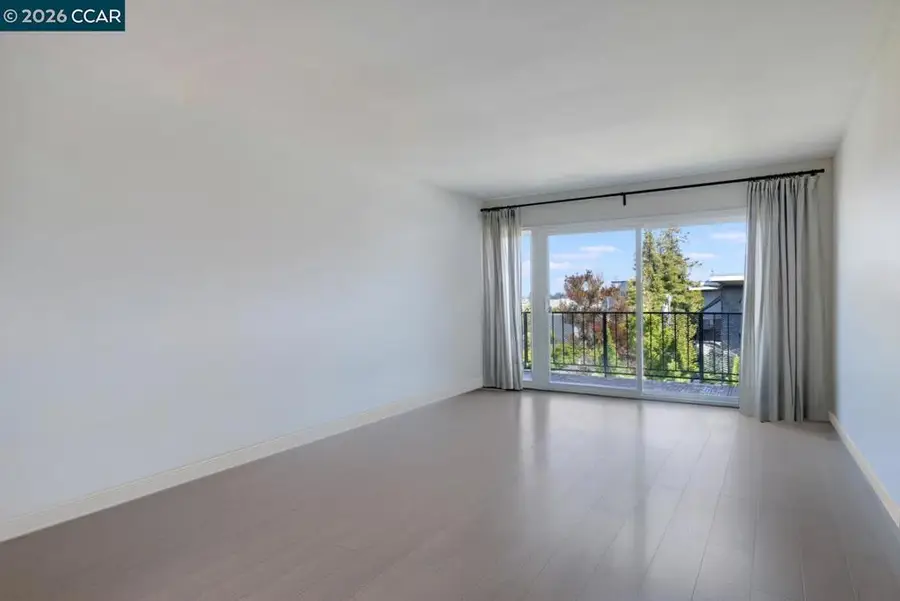 567 Oakland Ave #305, Oakland, CA 94611 - #2