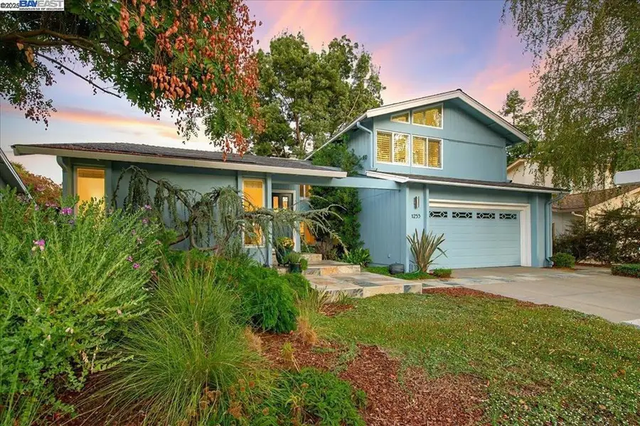 1253 Ridgewood Rd, Pleasanton, CA 94566 - Image #3