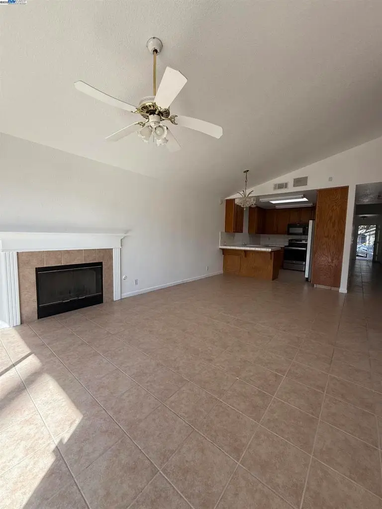 2932 Alcott Ct, Modesto, CA 95355 - Image #2