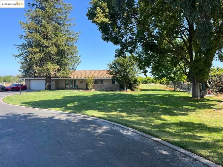 12225 Lone Oak Rd, Waterford, CA 95386 - Image #2