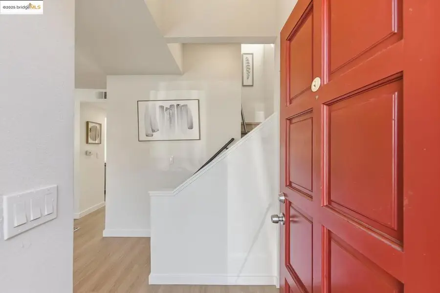 9737 Hillgrade Ct, Oakland, CA 94603 - #2